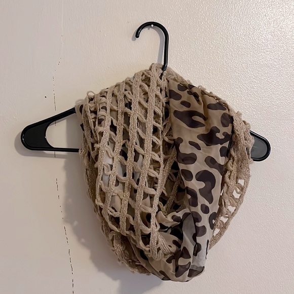 Infiniti Scarf - Picture 2 of 4